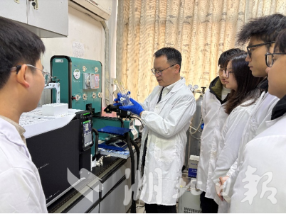 武汉理工大学实验室中使用的labsolar-6a